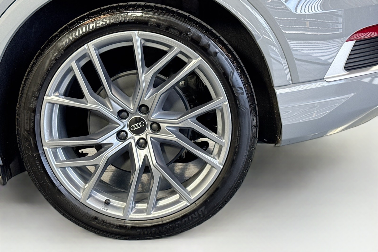 Used 2025 Pebble Gray Audi Premium Plus image 30