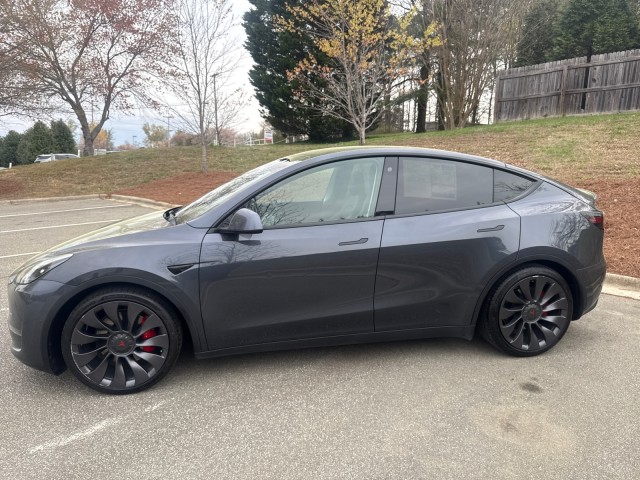 TeslaModel Y4