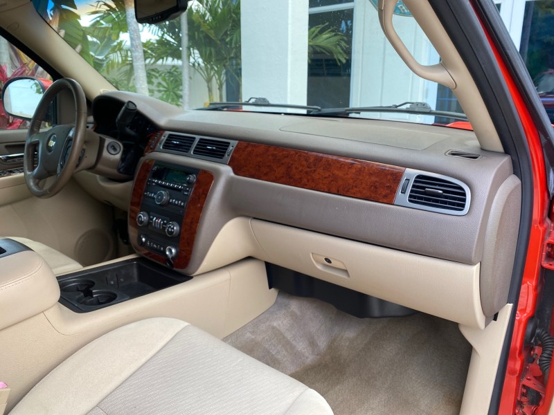 2009 Chevrolet Avalanche LT PU LOW MILES 58,696 in ,