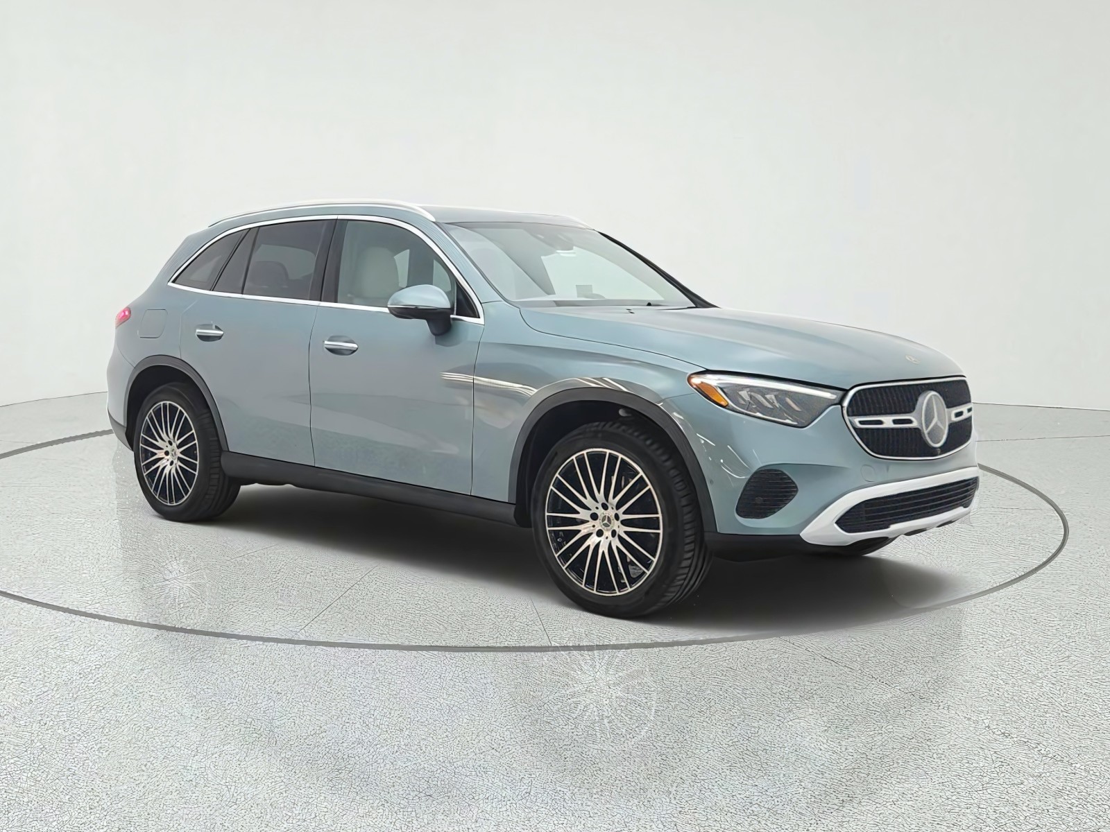 New 2026 Verde Silver Metallic Mercedes-Benz GLC 300 4MATIC® SUV image 3
