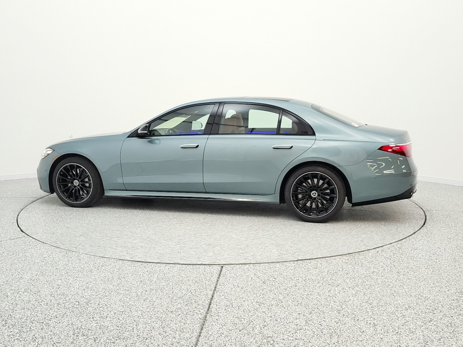 New 2026 Verde Silver Metallic Mercedes-Benz S 500 image 8