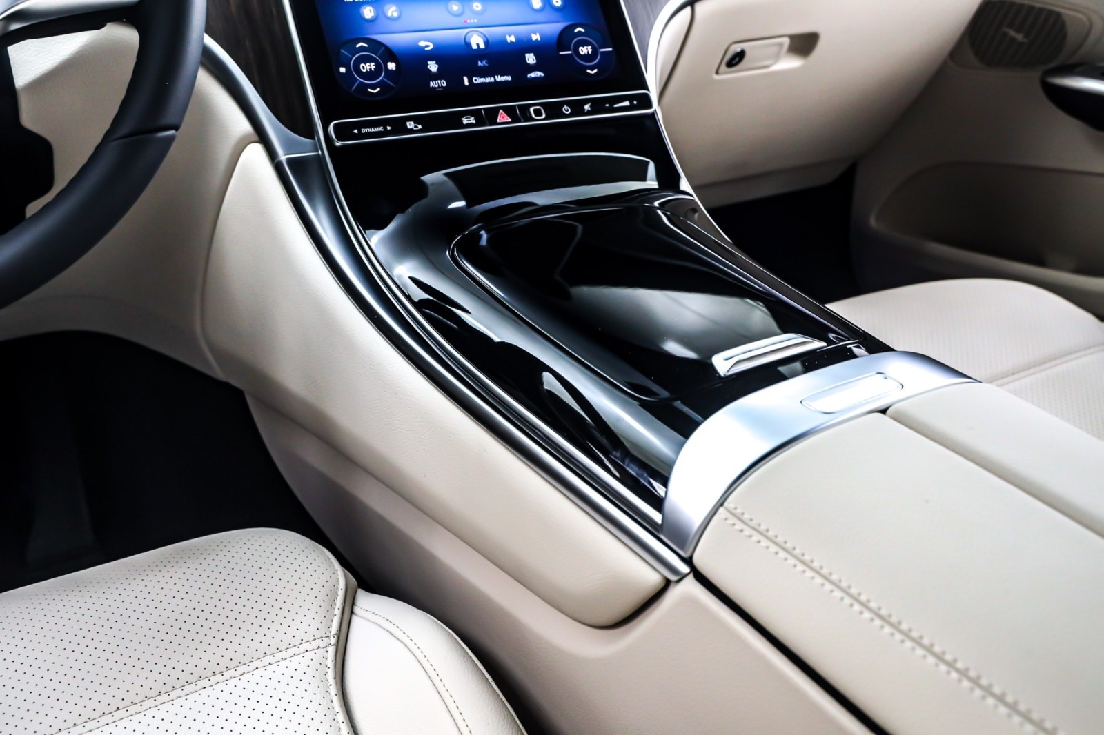 New 2026 Polar White Mercedes-Benz GLC 300 image 6