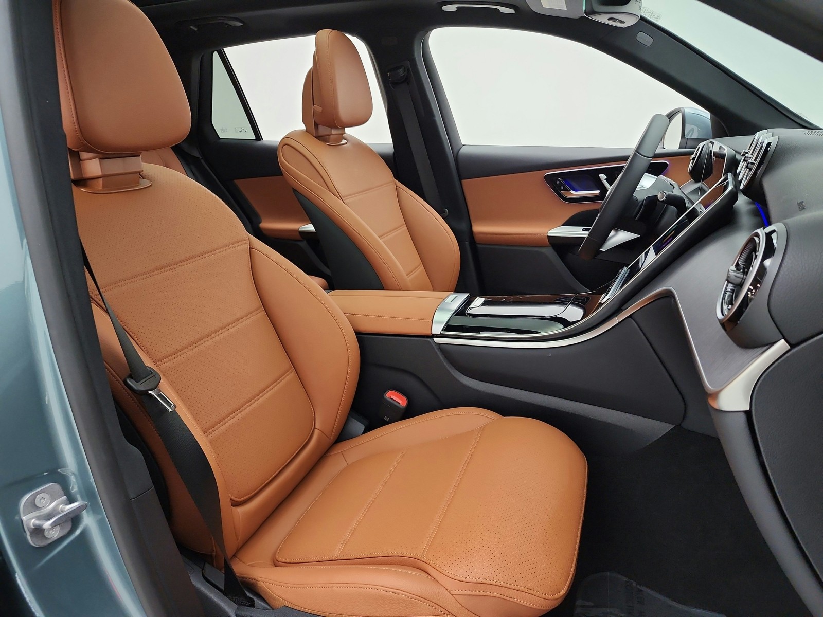 New 2027 Verde Silver Metallic Mercedes-Benz GLC 300 SUV image 14