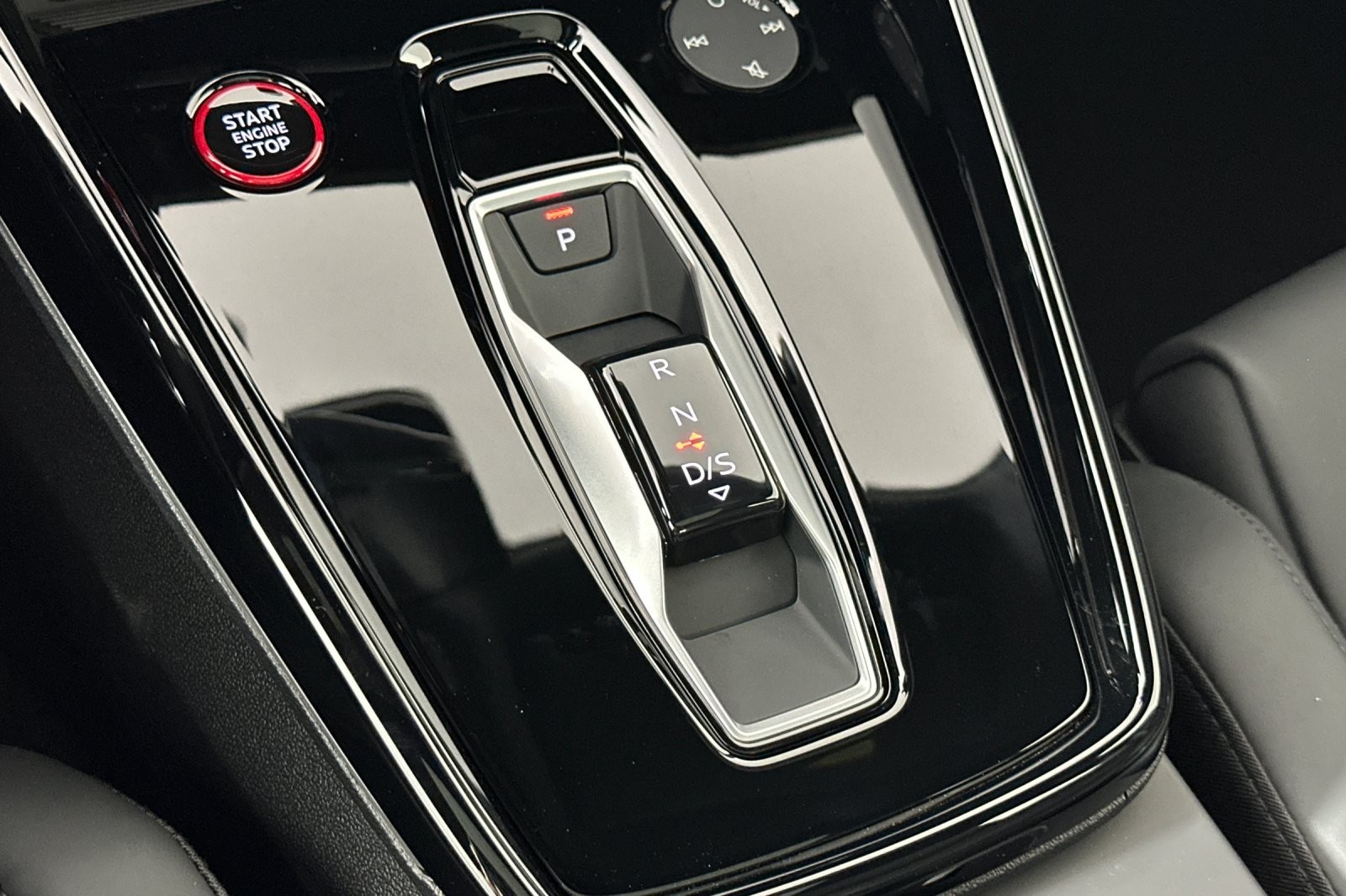 New 2026 Daytona Gray Pearl Effect Audi quattro image 20