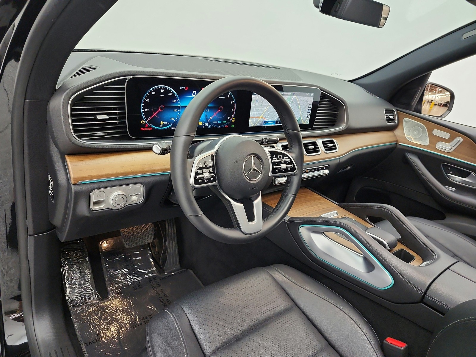 Used 2022 Black Mercedes-Benz GLE 450 4MATIC® SUV image 9