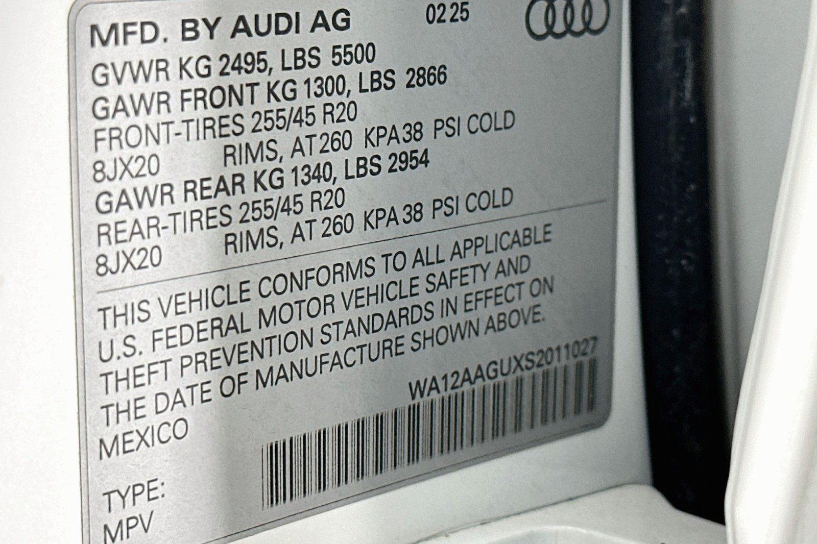 Used 2025 Glacier White Metallic Audi Premium Plus image 24