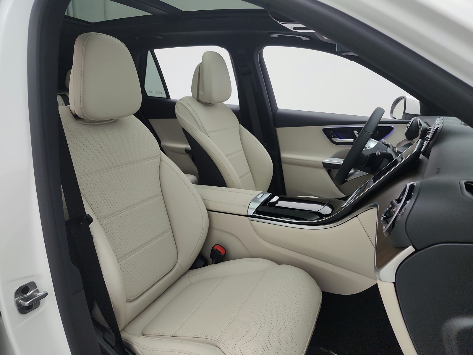 New 2026 Polar White Mercedes-Benz GLC 300 SUV image 15
