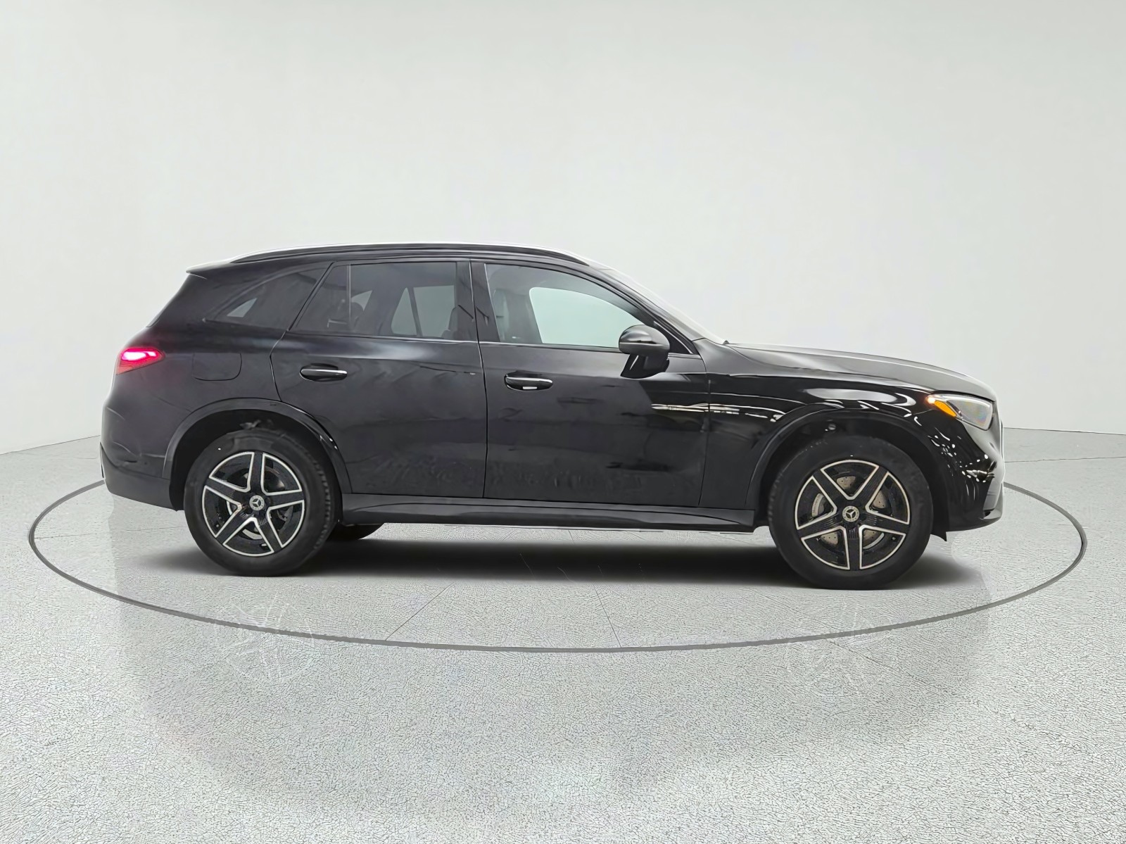 New 2027 Black Mercedes-Benz GLC 300 SUV image 4