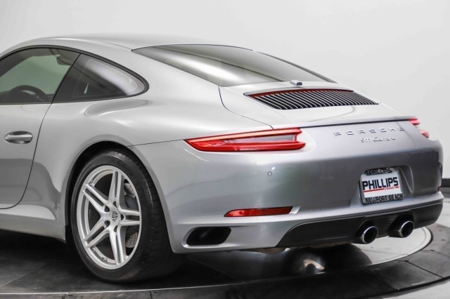 2017 Porsche 911 Carrera 9