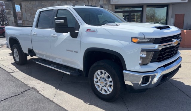 2025 Chevrolet Silverado 3500HD LT Crew Cab 4WD
