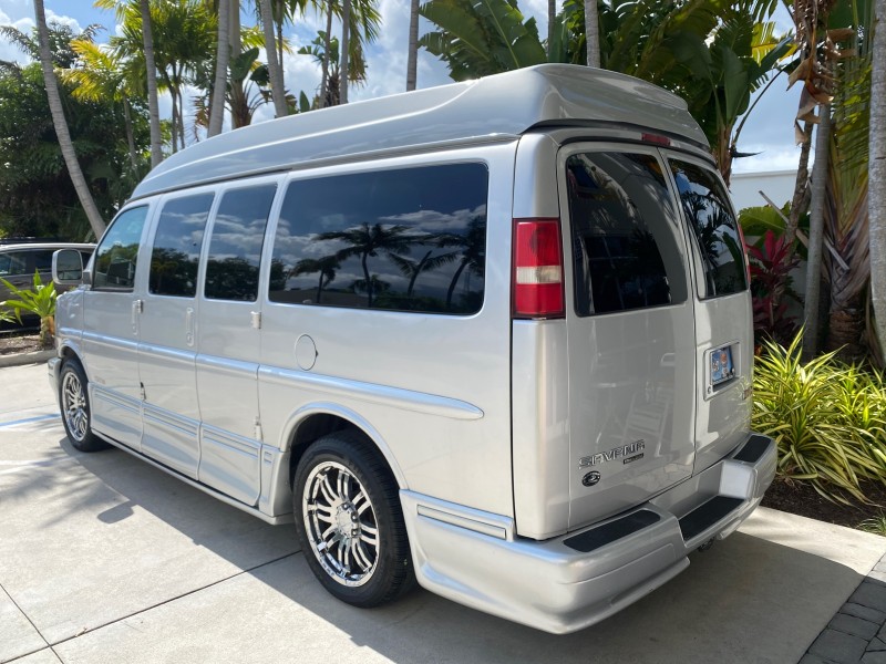2013 GMC SAVANA HI TOP CONVERSION HANDICAP LIFT LOW MILES 24,857 in , 