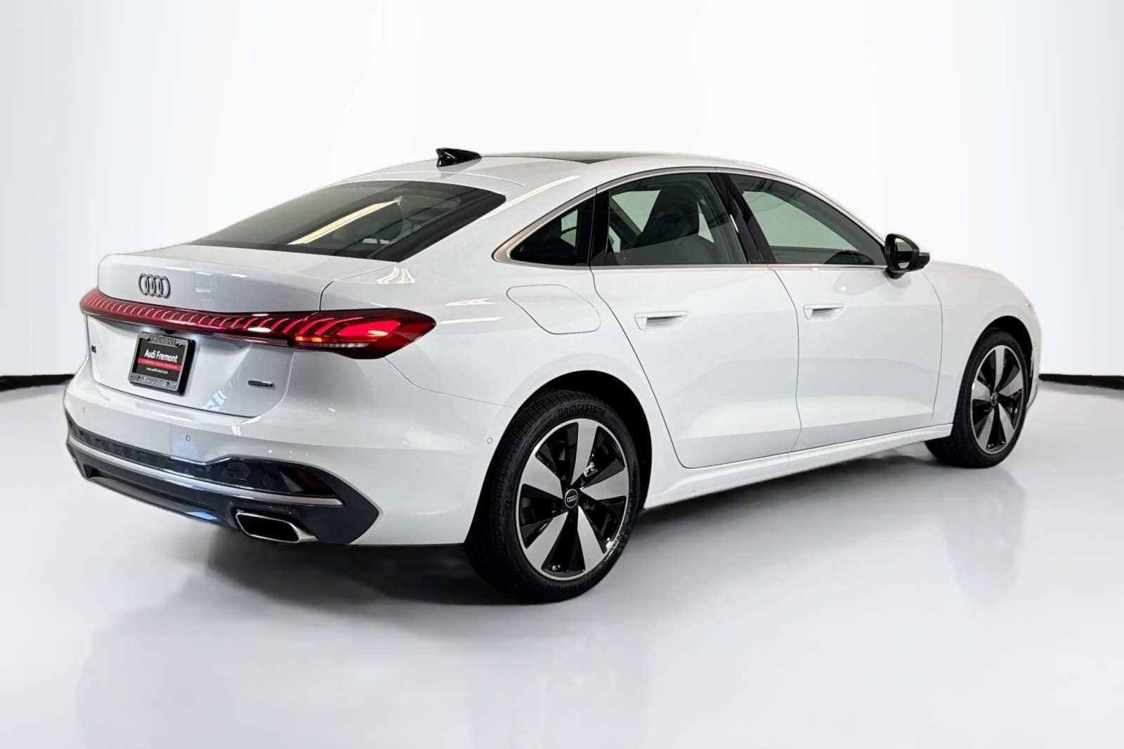 New 2025 Glacier White Metallic Audi Premium Plus 2.0 TFSI quattro image 5