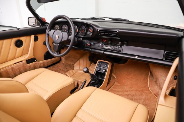 1989 Porsche 911 Carrera Speedster 26