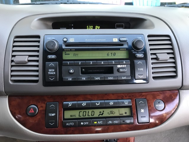 2006 Toyota Camry XLE 1 Owner Clean CarFax Cloth CD Cassette in pompano beach, Florida