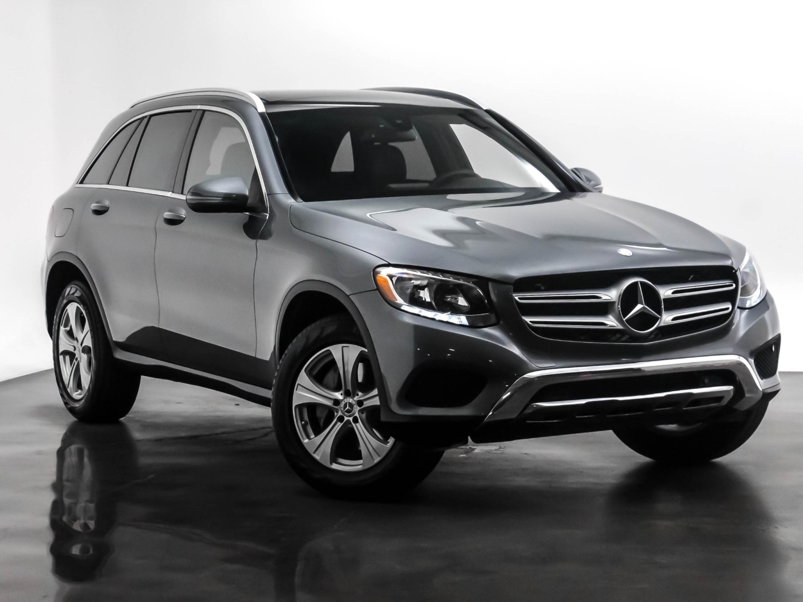 Certified Pre Owned 2017 Mercedes Benz Glc Glc 300 Suv In Newport