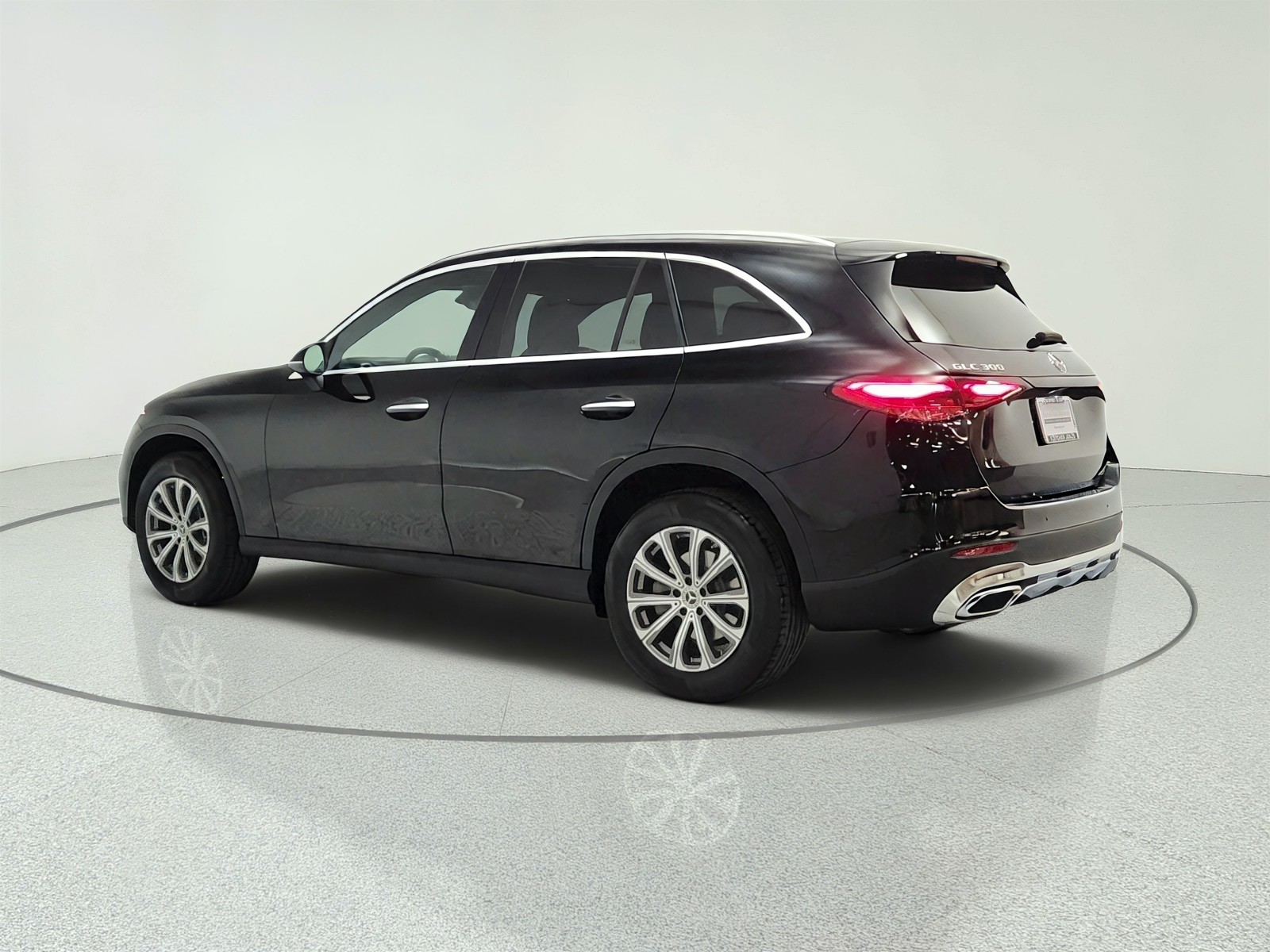 Used 2023 Black Mercedes-Benz GLC 300 SUV image 7