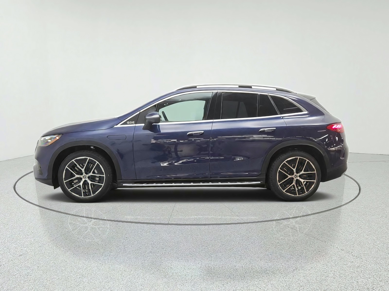 New 2027 Twilight Blue Metallic Mercedes-Benz EQE 320+ SUV image 8