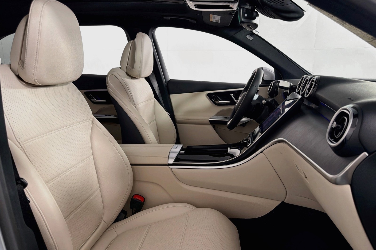 New 2026 Cirrus Silver Metallic Mercedes-Benz GLC 300 SUV image 6