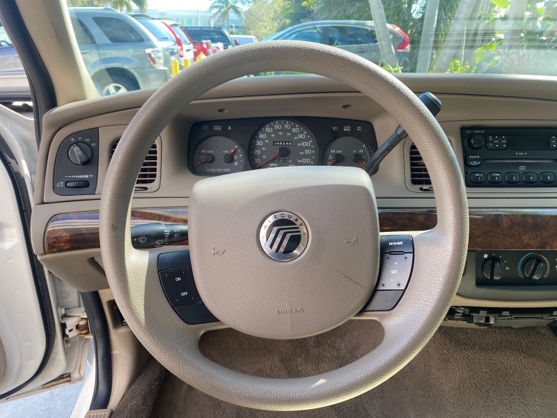 2005 Mercury Grand Marquis GS LOW MILES 49,348 in , 