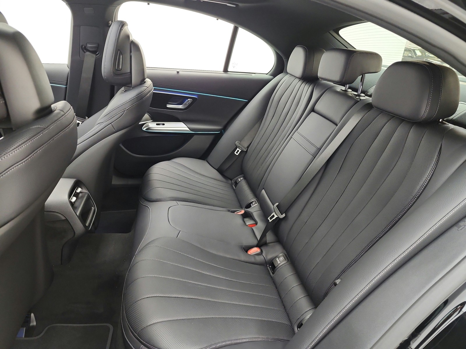 New 2027 Black Mercedes-Benz E 450 4MATIC® Sedan image 11