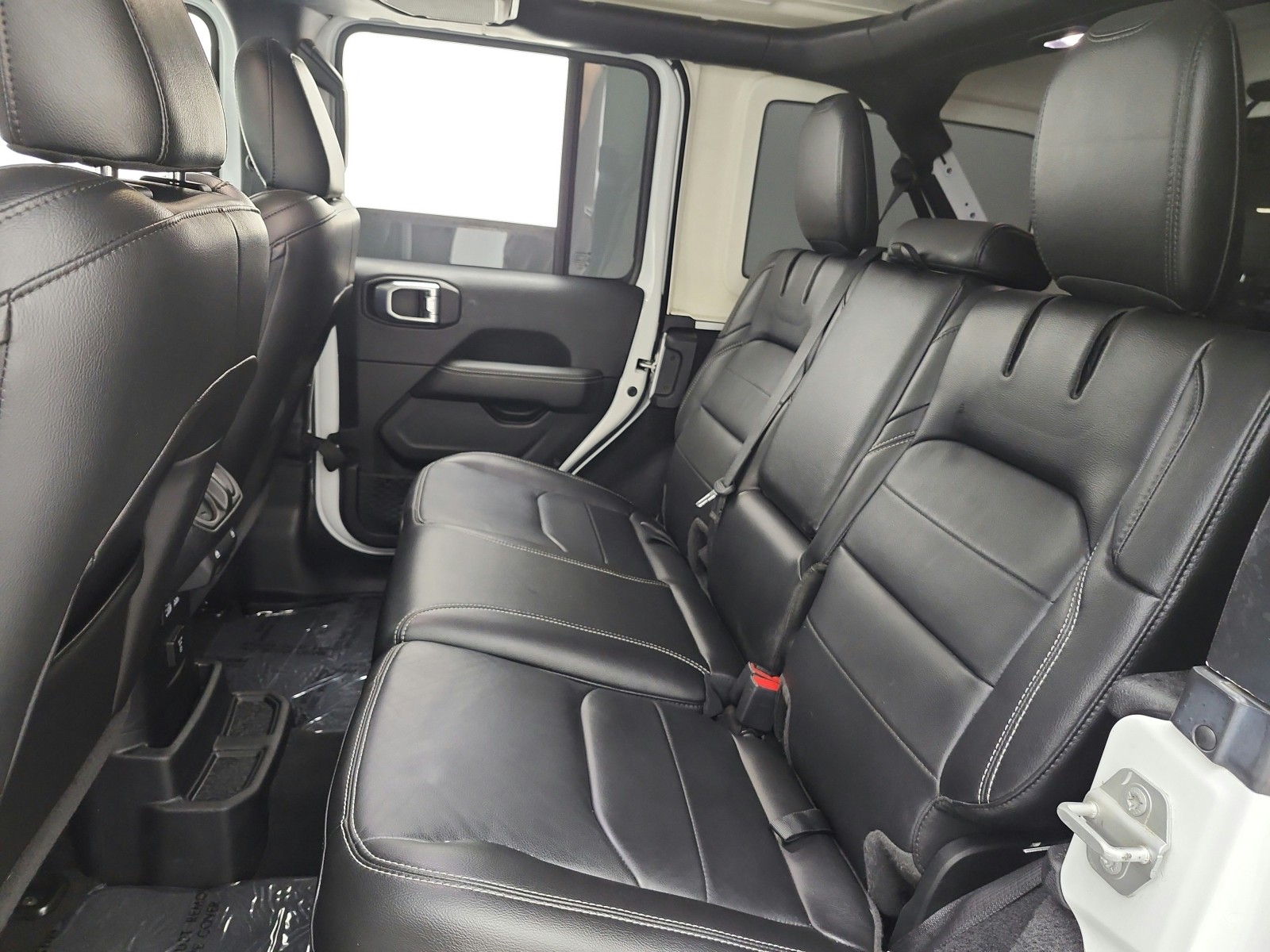 Used 2021 Bright White Clearcoat Jeep Unlimited Sahara 4x4 image 13