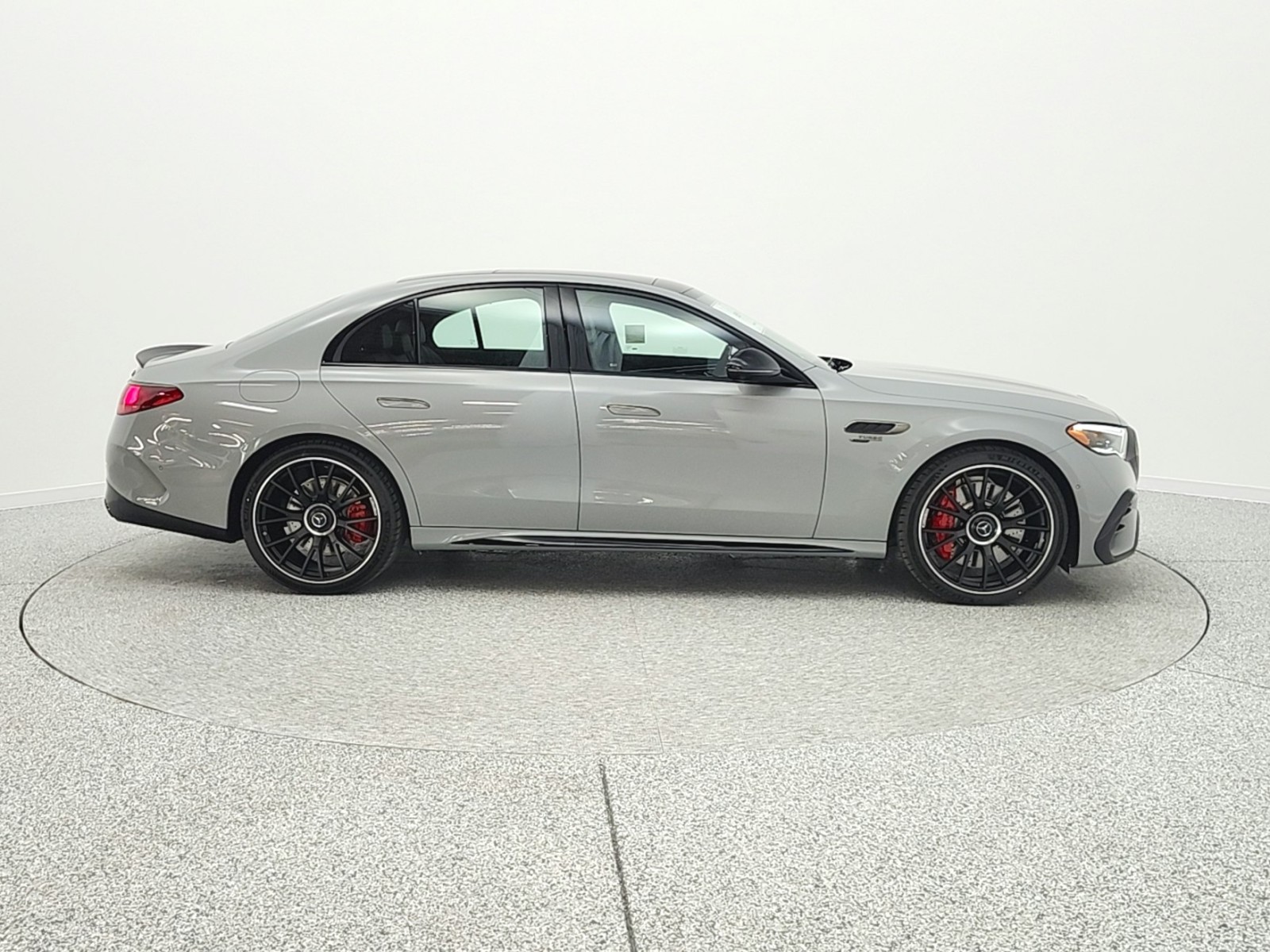New 2026 MANUFAKTUR Alpine Grey Mercedes-Benz AMG® E 53 E image 4