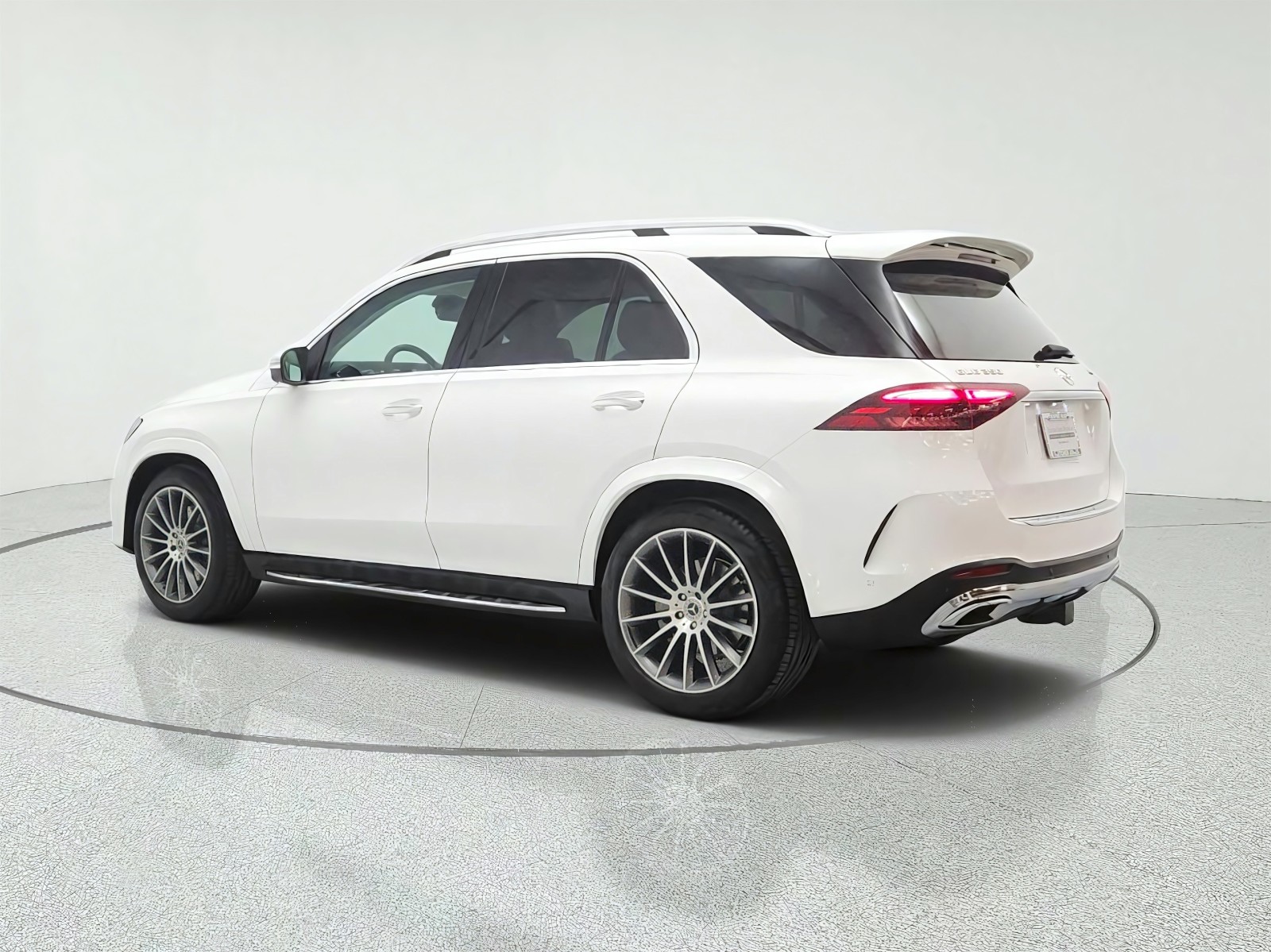 Used 2024 Polar White Mercedes-Benz GLE 350 4MATIC® SUV image 7