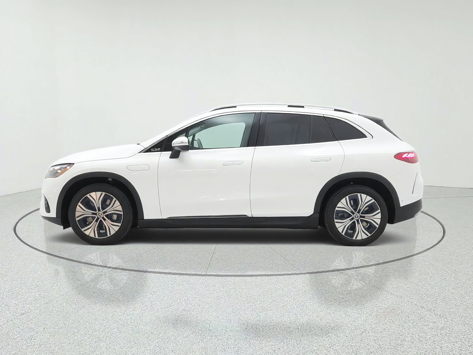 New 2027 Polar White Mercedes-Benz EQE 320+ SUV image 8