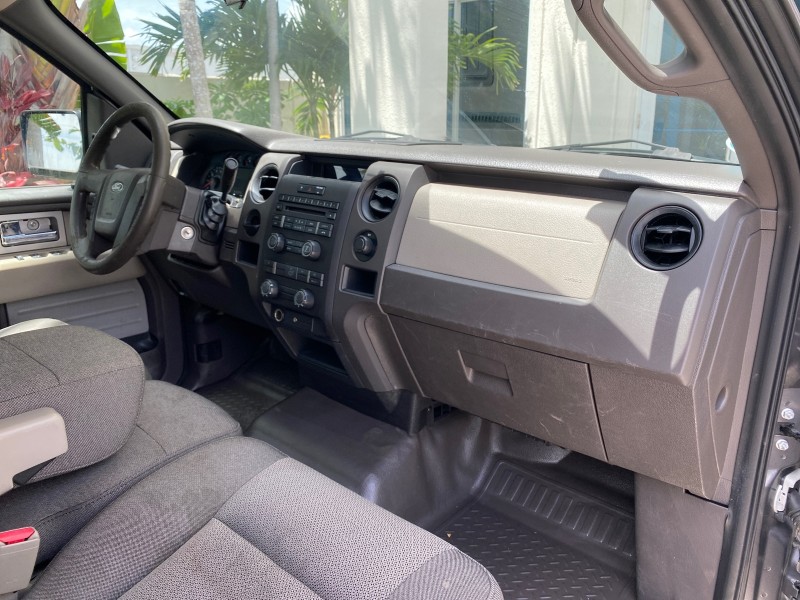 2010 Ford F-150 4 DR CREW XL LOW MILES 34,625 in , 