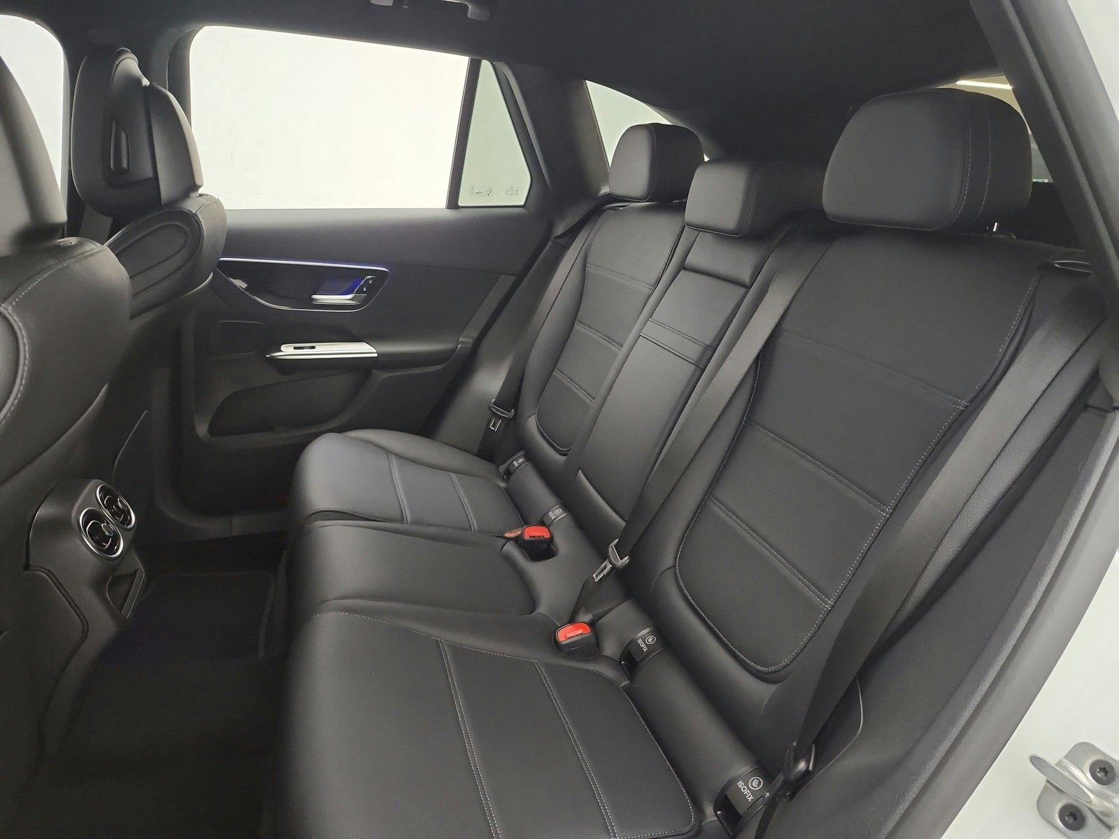 New 2026 Polar White Mercedes-Benz GLC 300 image 10
