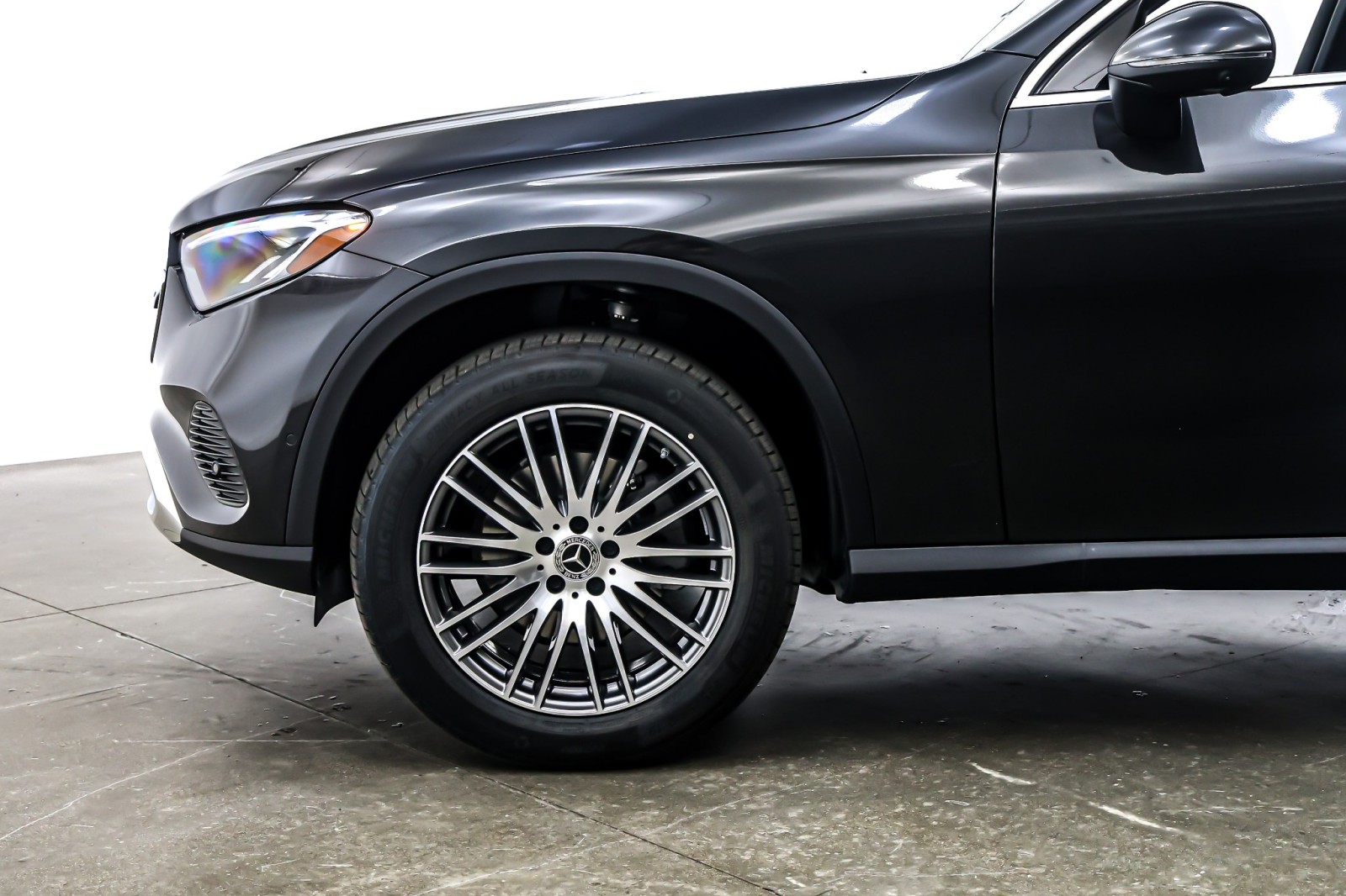 New 2026 Graphite Grey Metallic Mercedes-Benz GLC 300 image 10