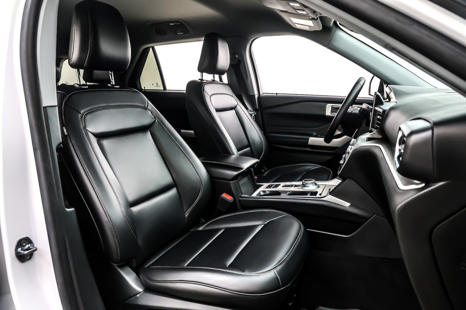 Used 2023 Oxford White Ford XLT RWD image 7