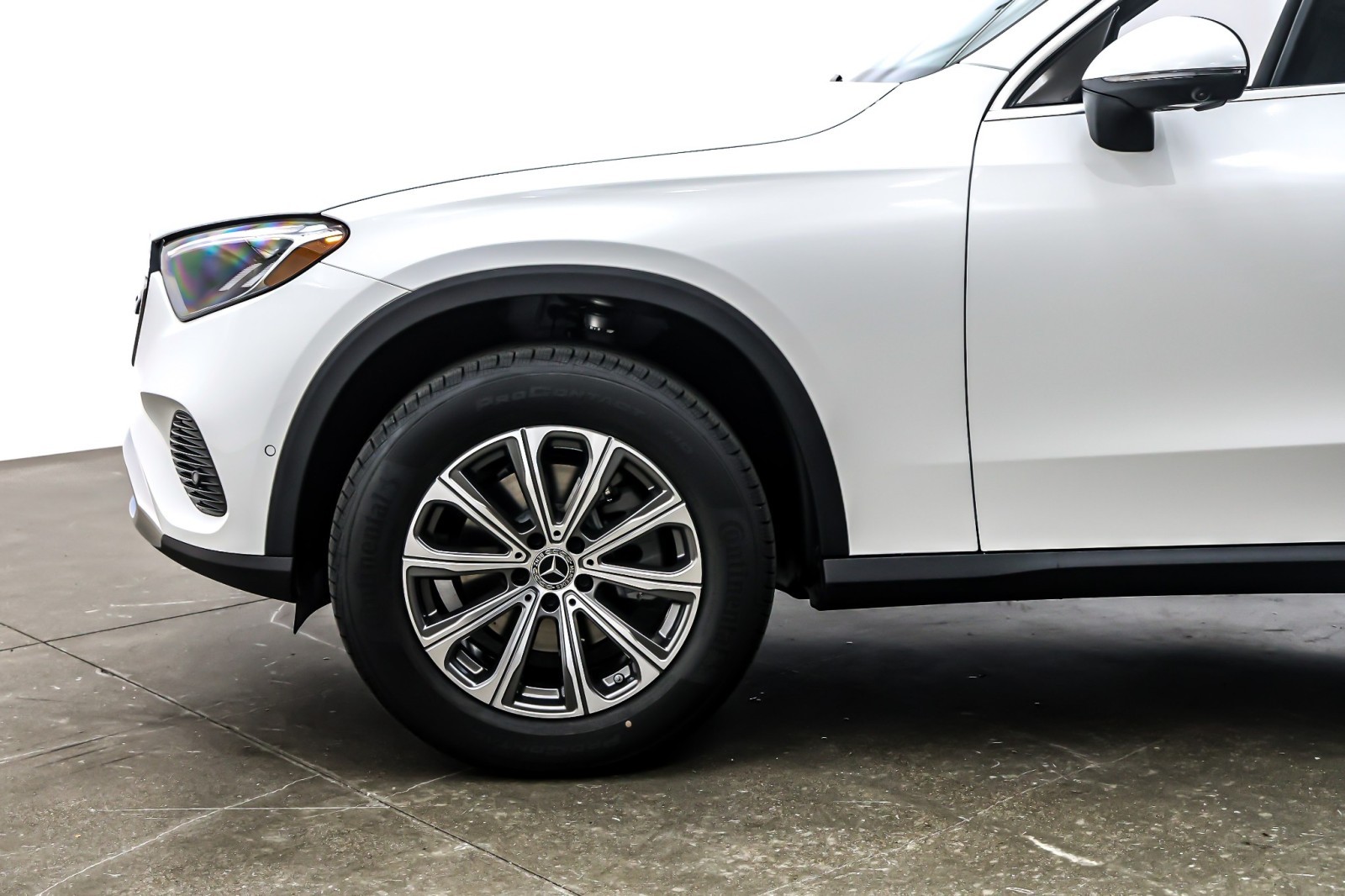 New 2026 Polar White Mercedes-Benz GLC 300 image 10