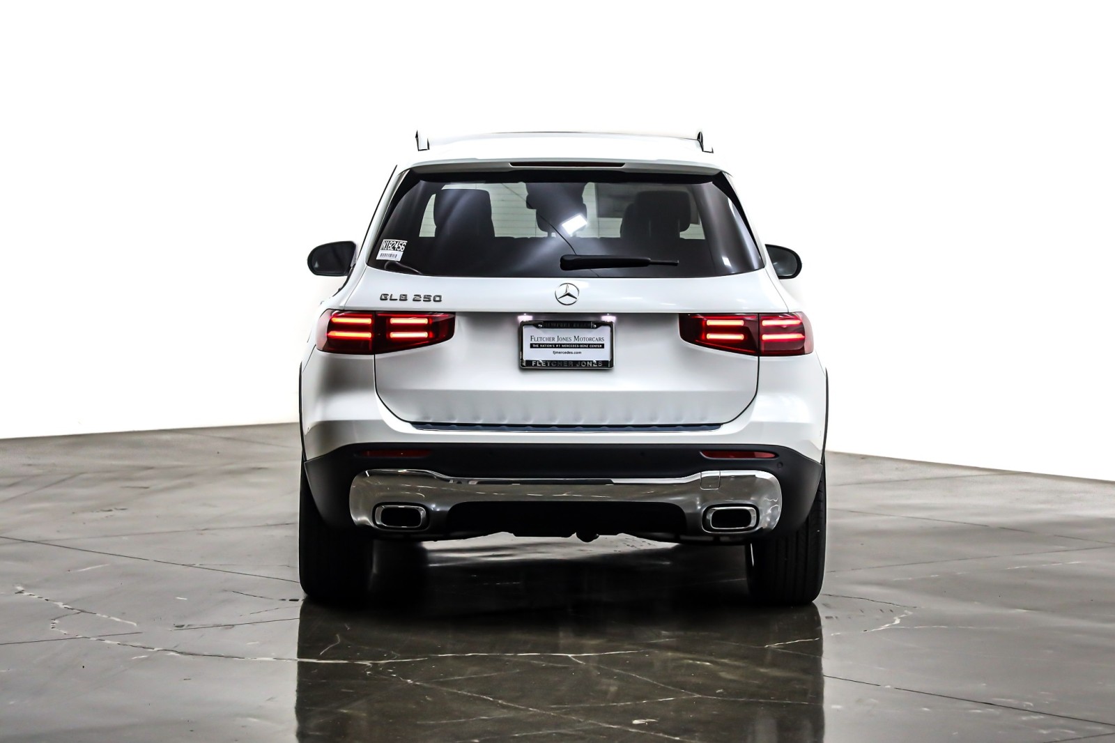 New 2026 Polar White Mercedes-Benz GLB 250 image 3