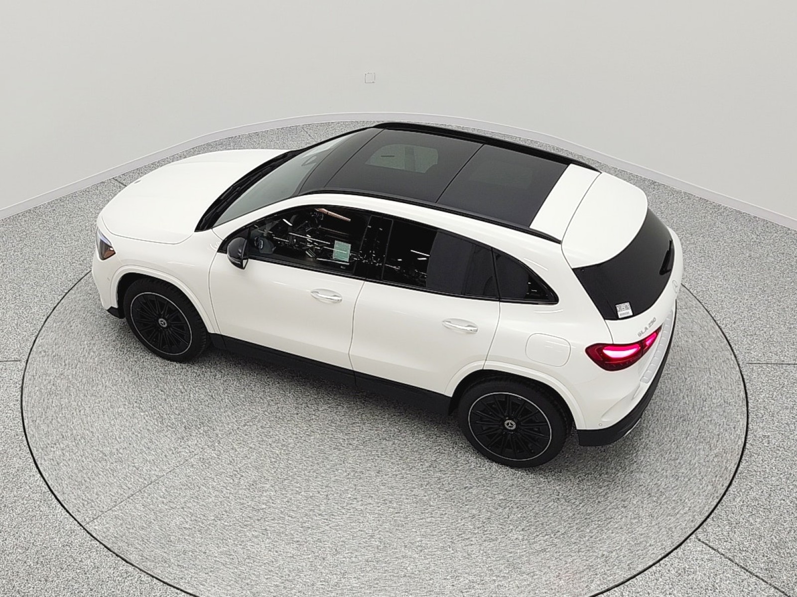 New 2026 Polar White Mercedes-Benz GLA 250 image 24