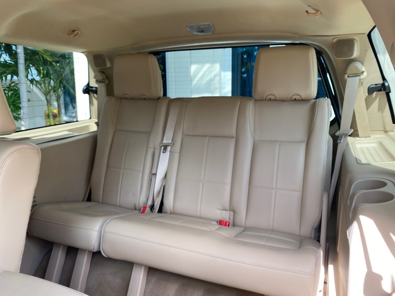 2010 Lincoln Navigator 4WD SUNROOF LOW MILES 31,209 in , 