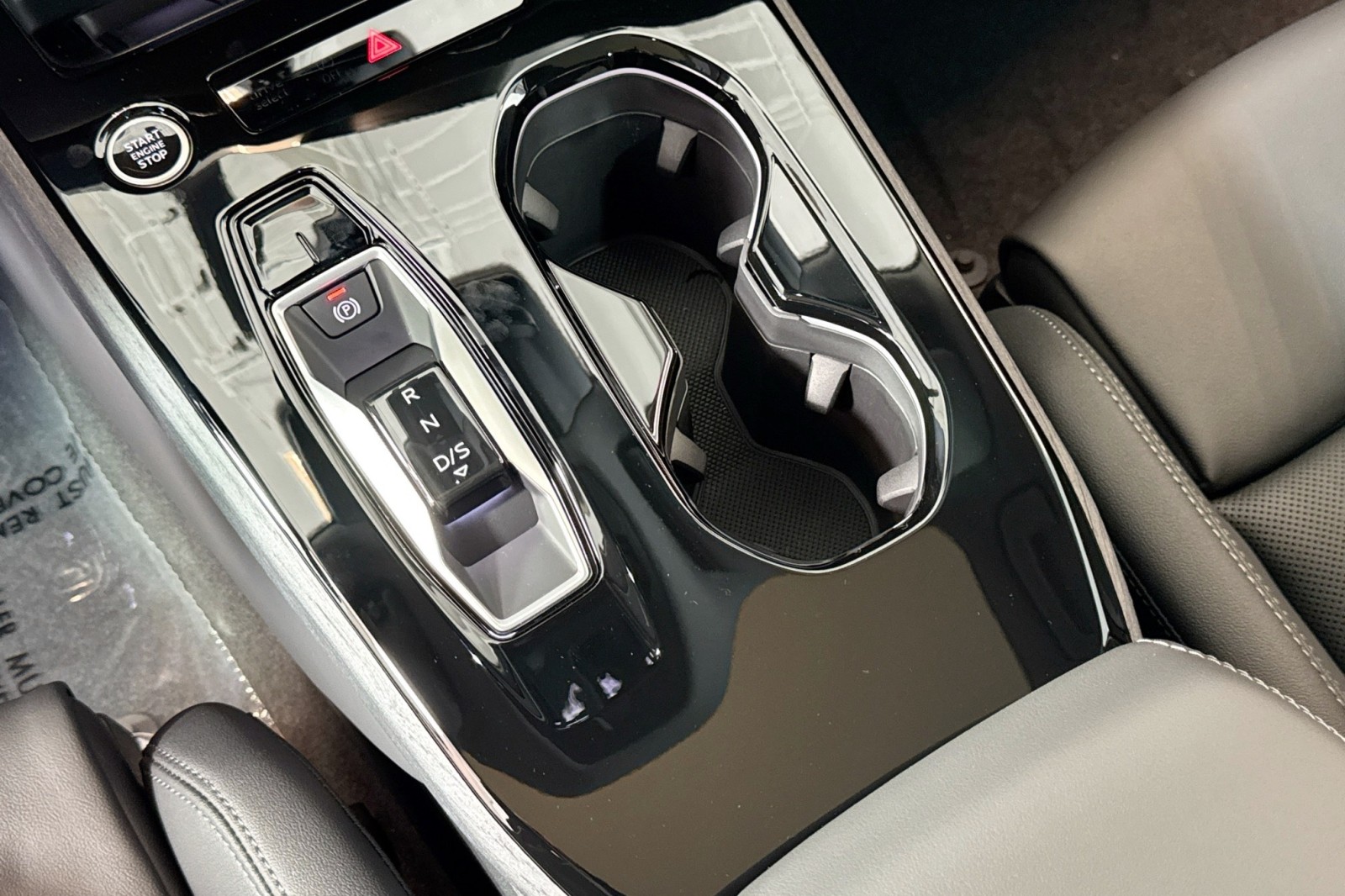 New 2025 Glacier White Metallic Audi Premium Plus 2.0 TFSI quattro image 14