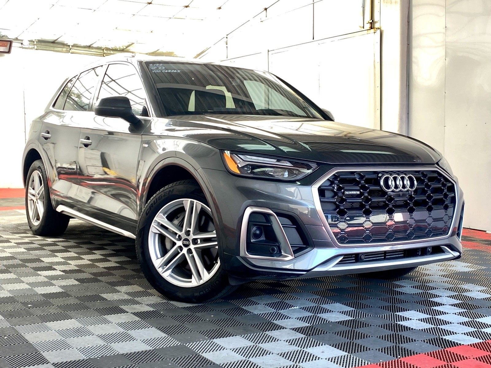 2023 Audi Q5 Hybrid Plug-in e quattro Premium Plus S Line AWD