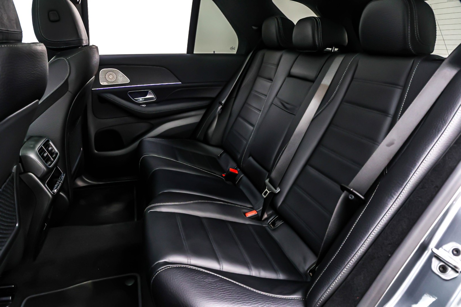 New 2026 Selenite Grey Metallic Mercedes-Benz GLE 580 image 8