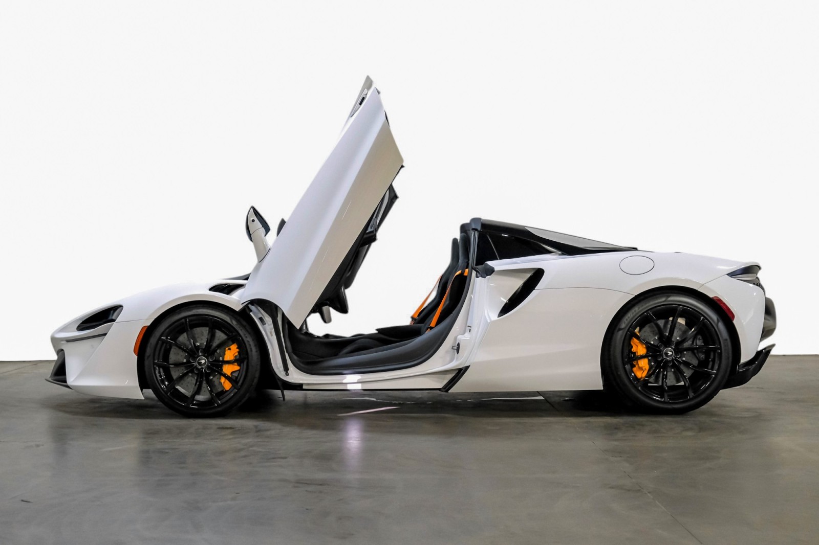 2025 McLaren Artura Spider 5