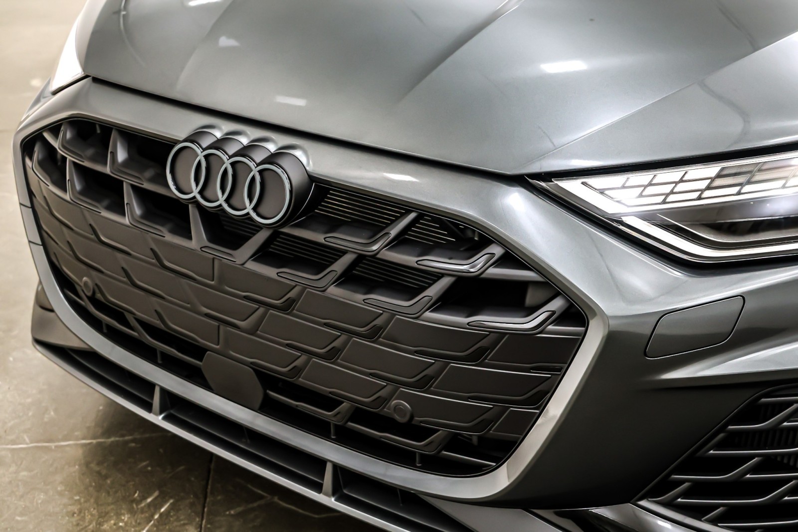 New 2026 Daytona Gray Pearl Effect Audi quattro image 13