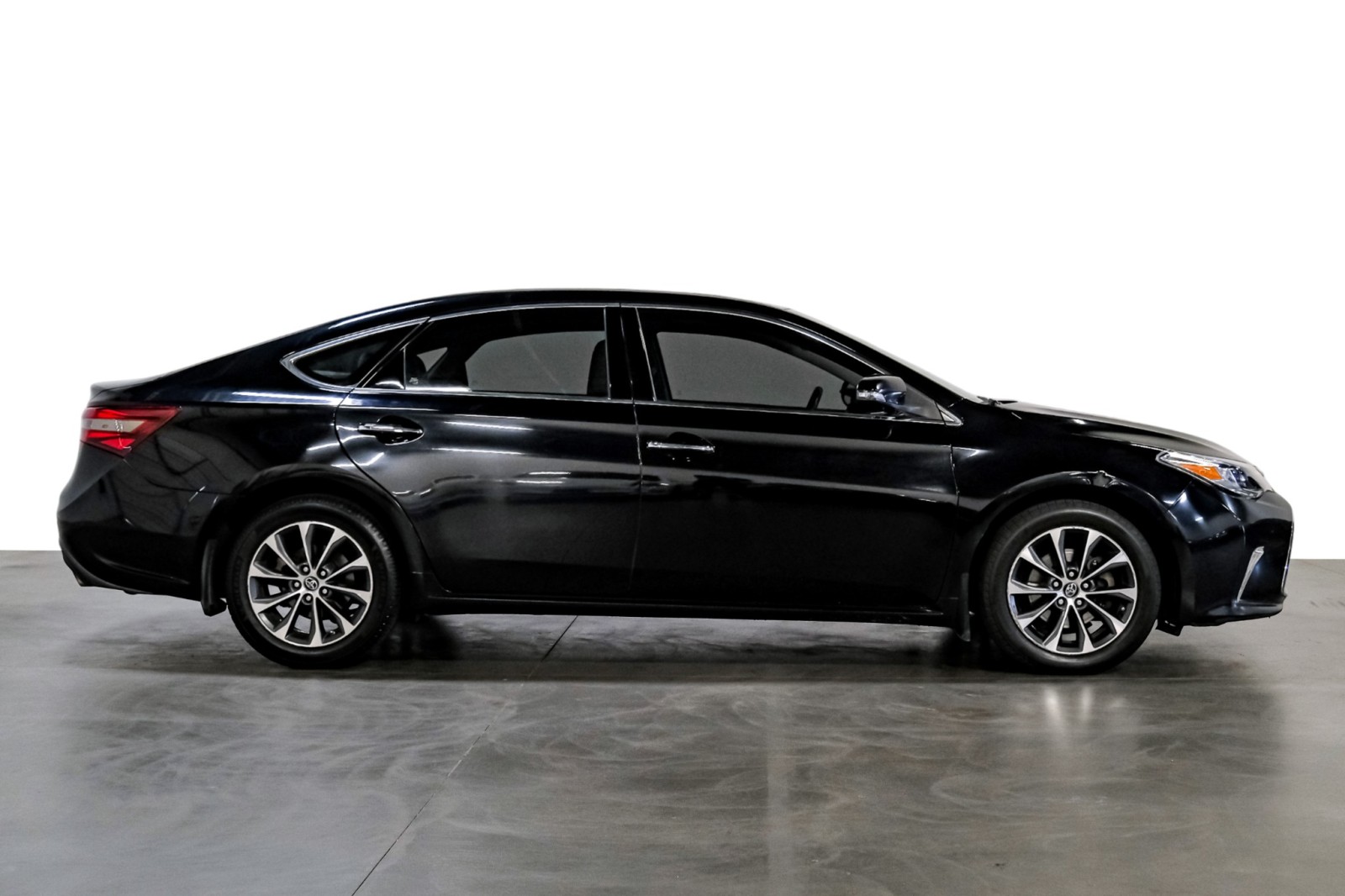 2016 Toyota Avalon XLE Plus 5