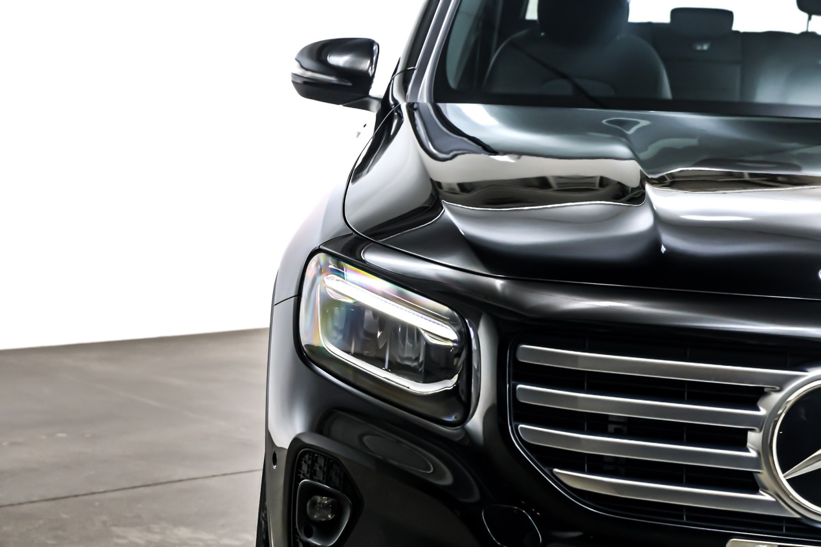 Certified Used 2025 Night Black Mercedes-Benz GLB 250 SUV image 15