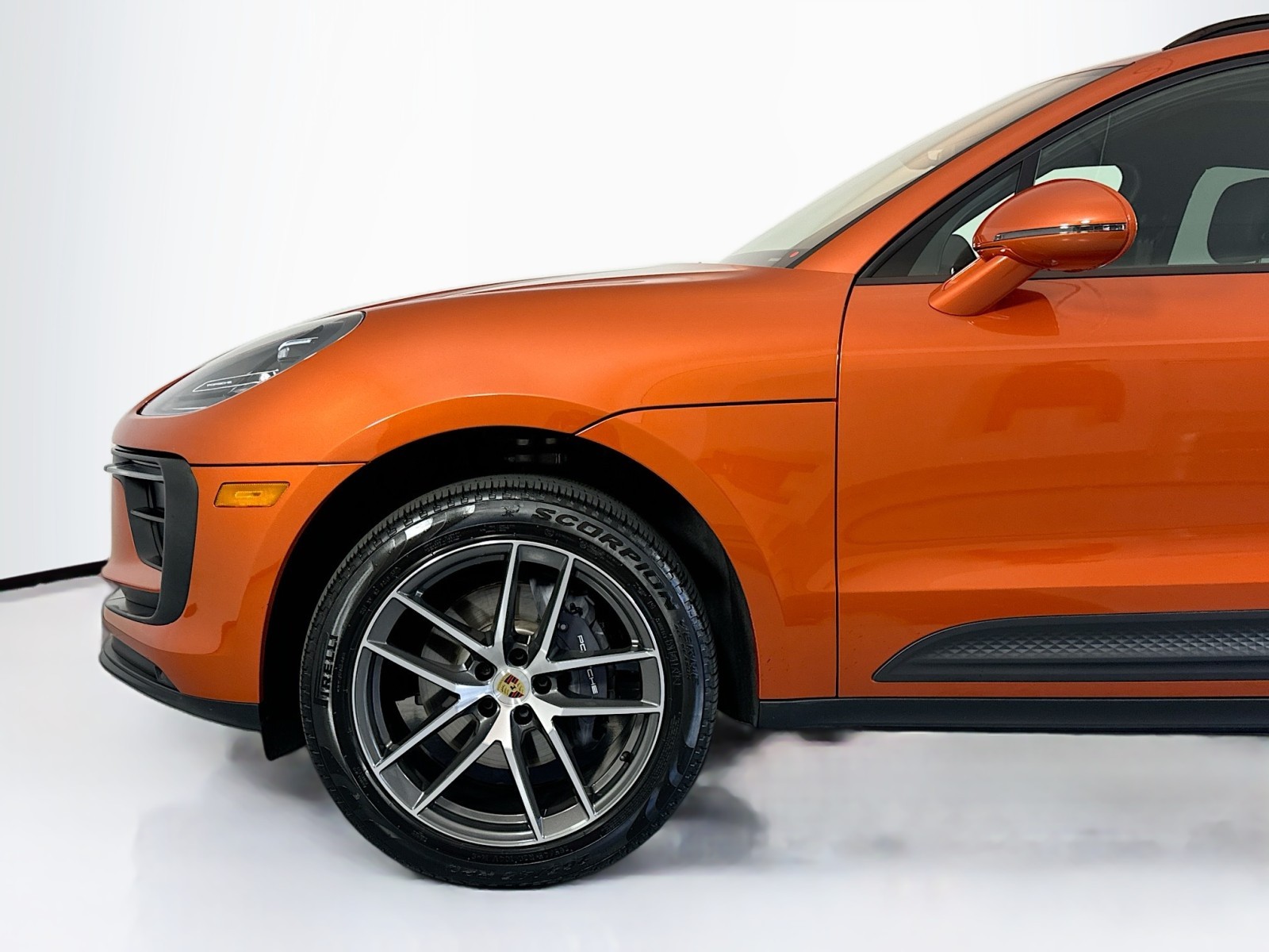 2024 Porsche Macan  32