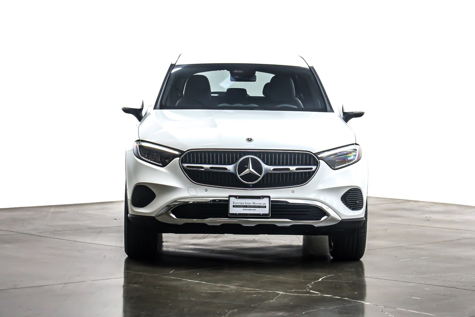 Used 2025 Polar White Mercedes-Benz GLC 300 SUV image 4