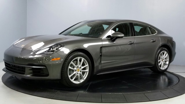 2017 Porsche Panamera 4S 3