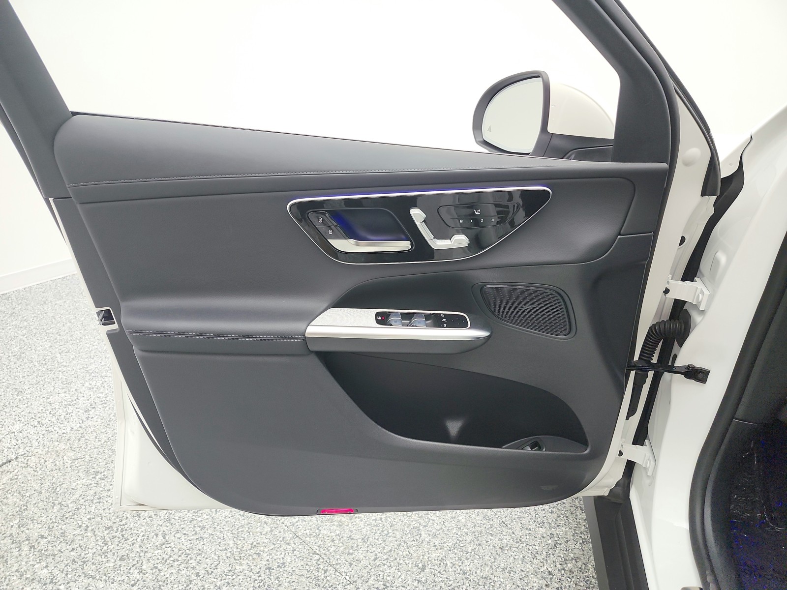 Certified Used 2025 Polar White Mercedes-Benz GLC 300 SUV image 22