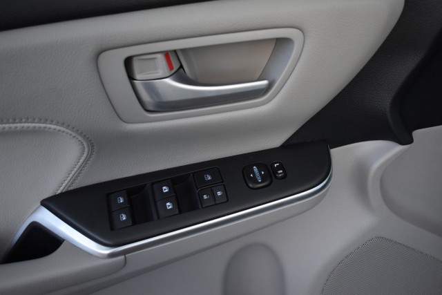 2015 Toyota Camry Hybrid Hybrid Leather Heated Front Seats Keyless Start Sa 26