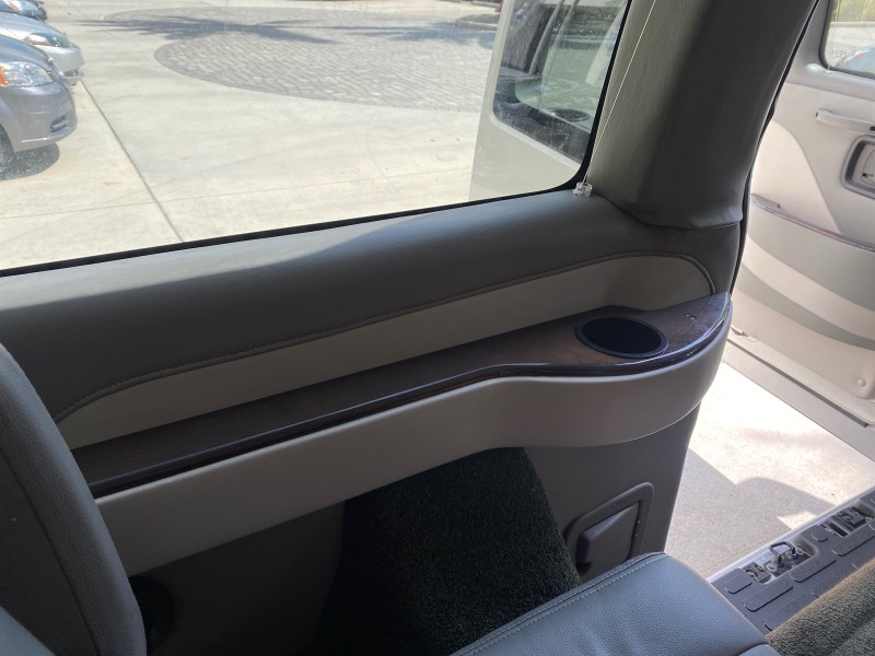 2013 GMC SAVANA HI TOP CONVERSION HANDICAP LIFT LOW MILES 24,857 in , 