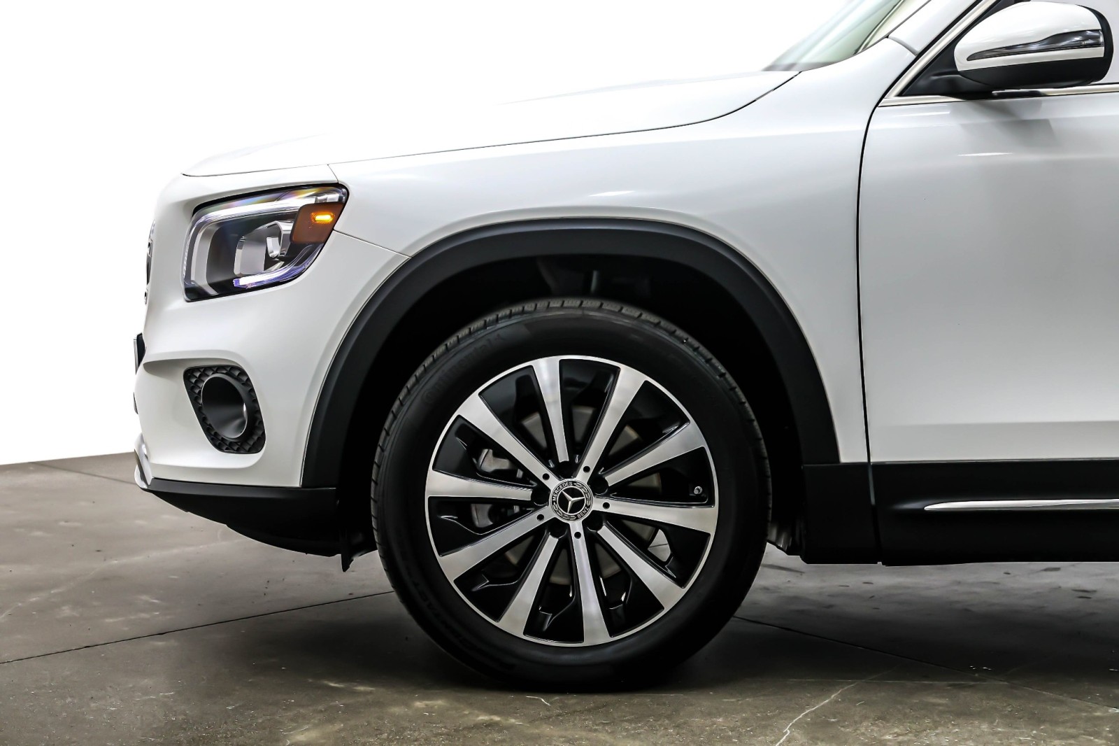 Used 2023 Polar White Mercedes-Benz GLB 250 image 9